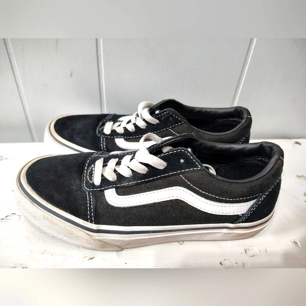 Vans Old Skool Black & White Leather Sneakers‎ Boys Size 3 Youth
